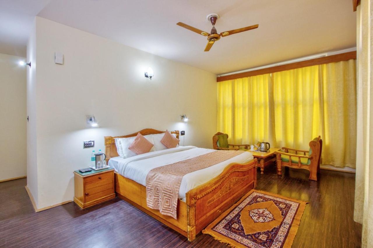 Ayushman Hotels Manāli エクステリア 写真